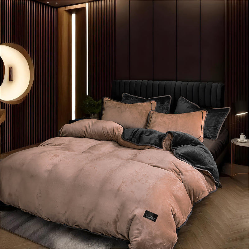 The Velós Velvet Winter Luxury Bedding Set