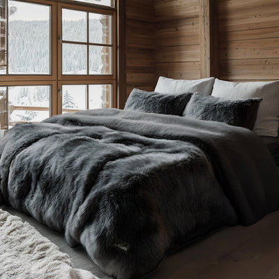 Cozy faux fur throw blanket for couch and bed